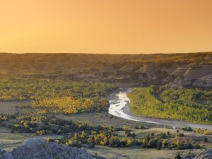 michele-falzone-little-missouri-river-and-river-bend-overlook-theodore-roosevelt-national-park-north-dakota-usa